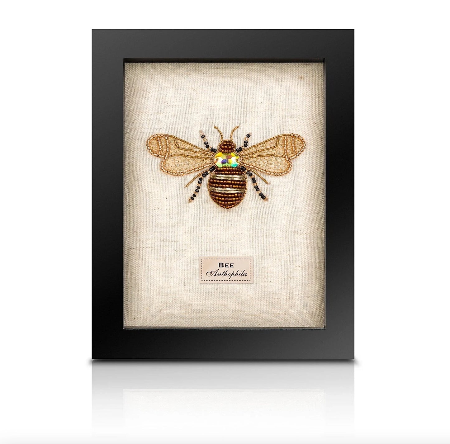 Abeille brodée main encadrée
