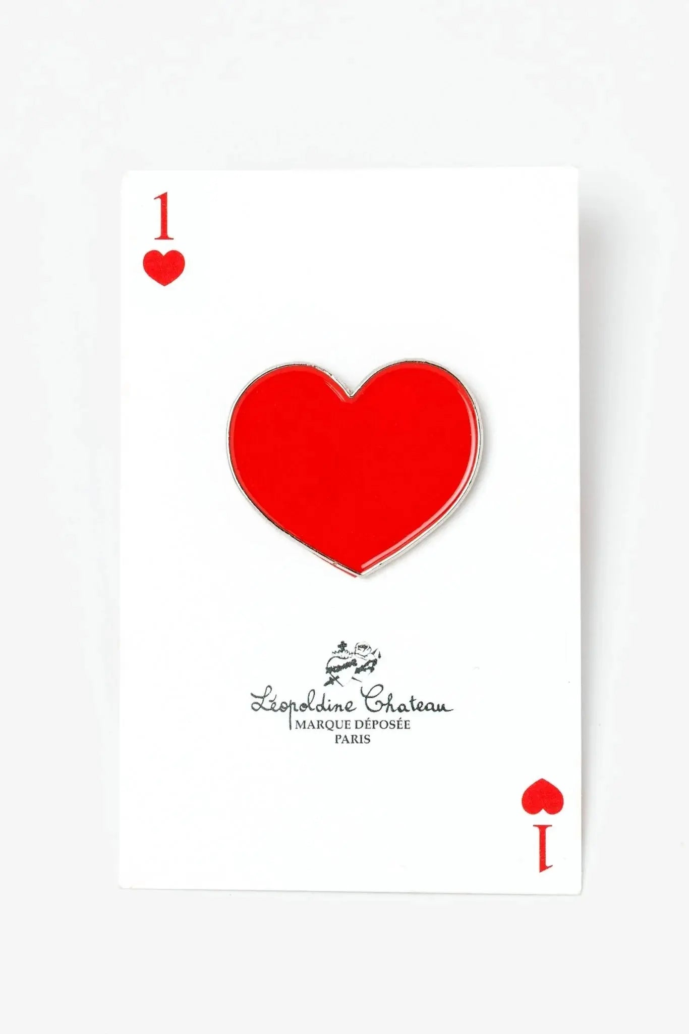 Pin's coeur rouge Leopoldine Chateau