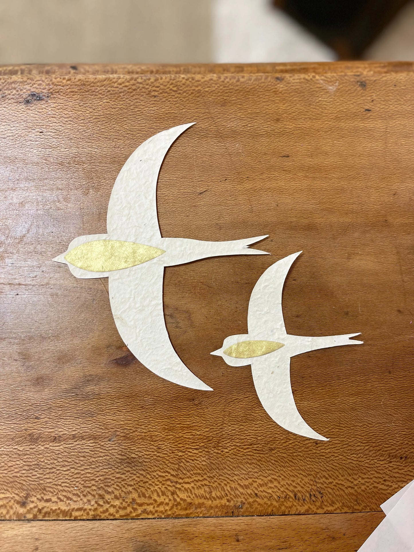 Hirondelles en papier Lokta Muskhane