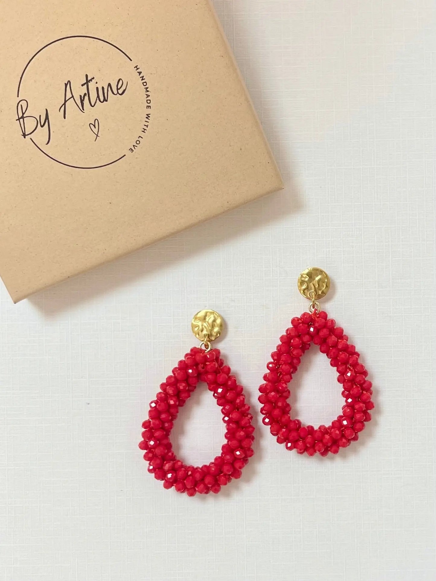 Boucles d'oreilles - Grandes gouttes perlées rouges BY ARTINE