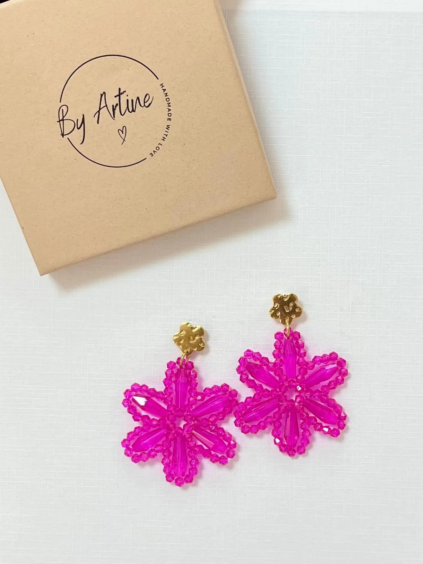 Boucles d'oreilles - Grandes fleurs perlées fuchsia BY ARTINE