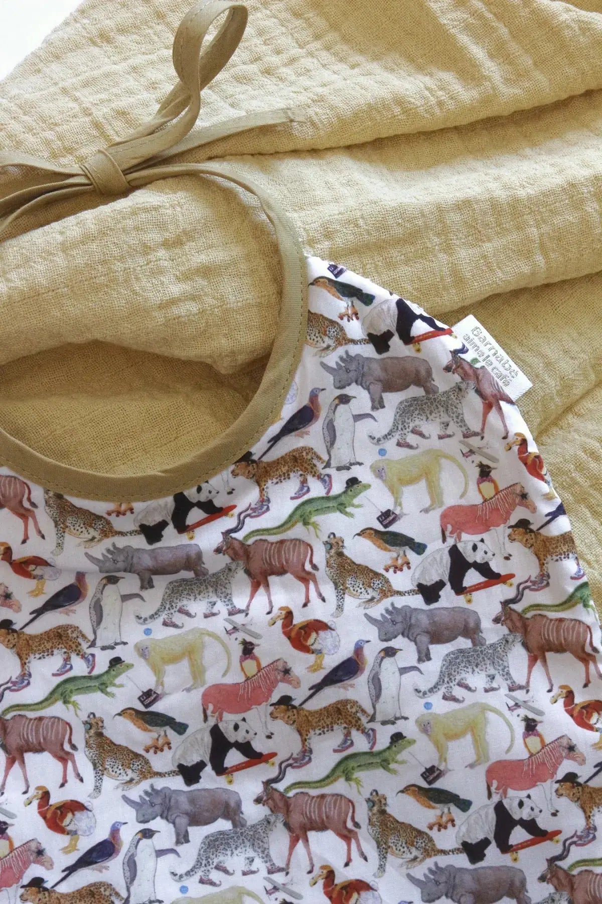 Bavoir Barnabé Liberty ANIMAUX - BY ARTINE Barnabé aime le café