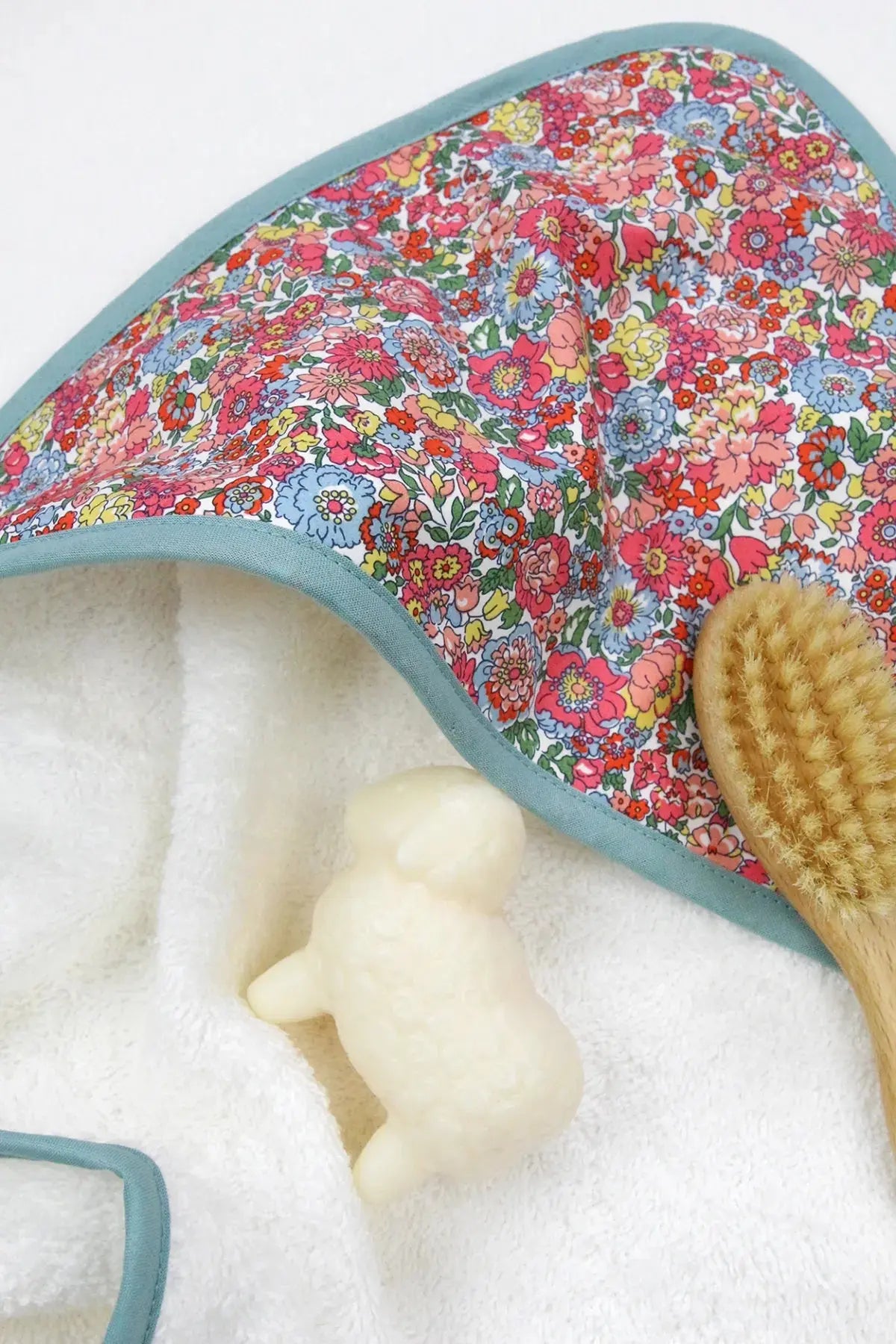 Cape de bain Barnabé - Liberty FLEURS - BY ARTINE Barnabé aime le café