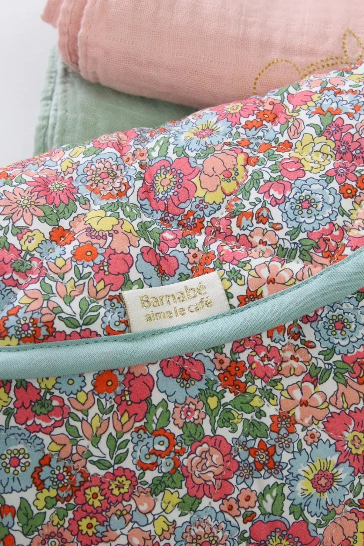 Matelas à langer de voyage Barnabé - Liberty FLEURS - BY ARTINE Barnabé aime le café