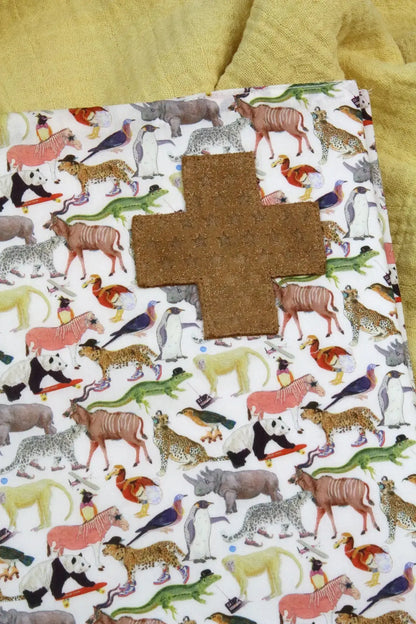 Protège carnet de santé Barnabé - Liberty ANIMAUX Barnabé aime le café