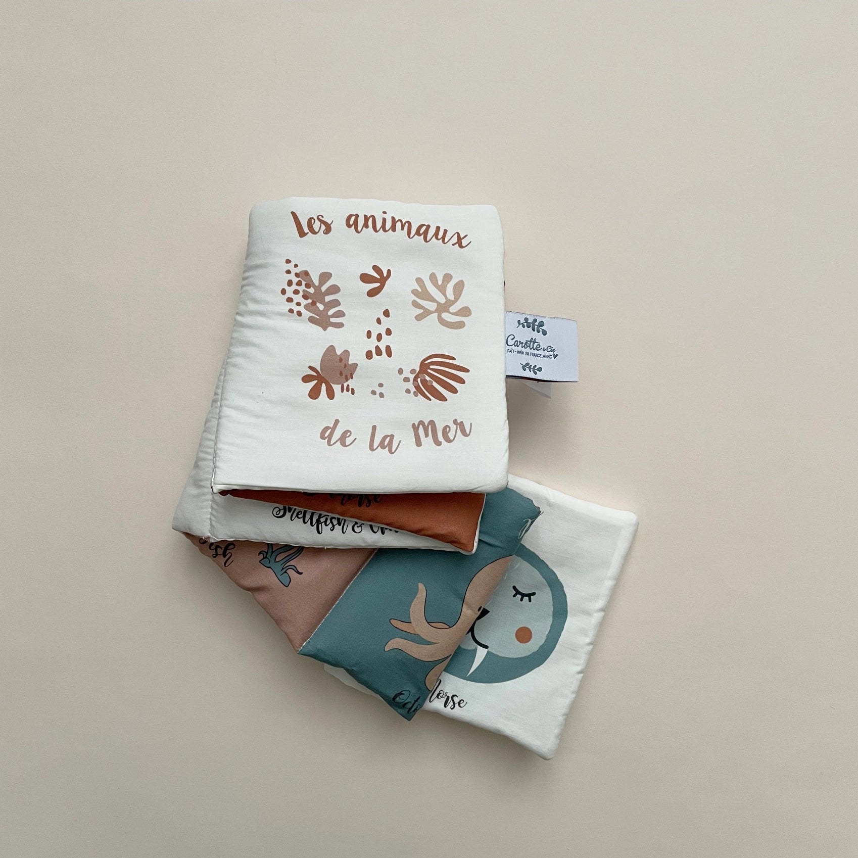 Livre d'éveil - animaux de la mer Carotte & cie