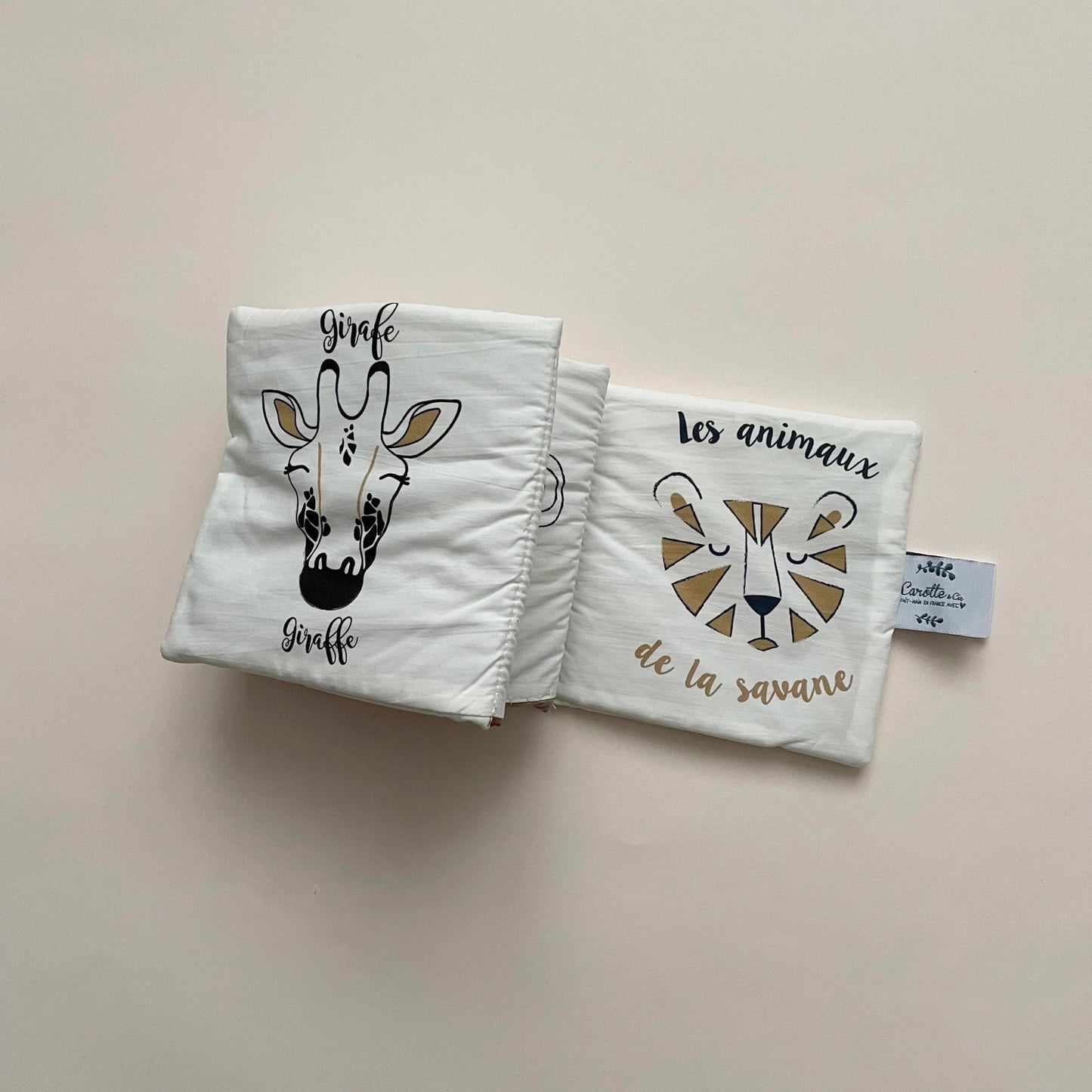 Livre d'éveil - animaux de la savane Carotte & cie