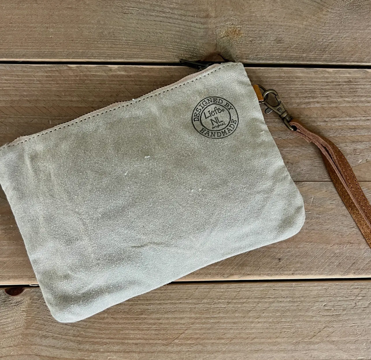 Pochette cœur en peluche