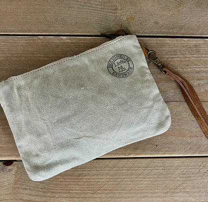 Pochette cœur en peluche