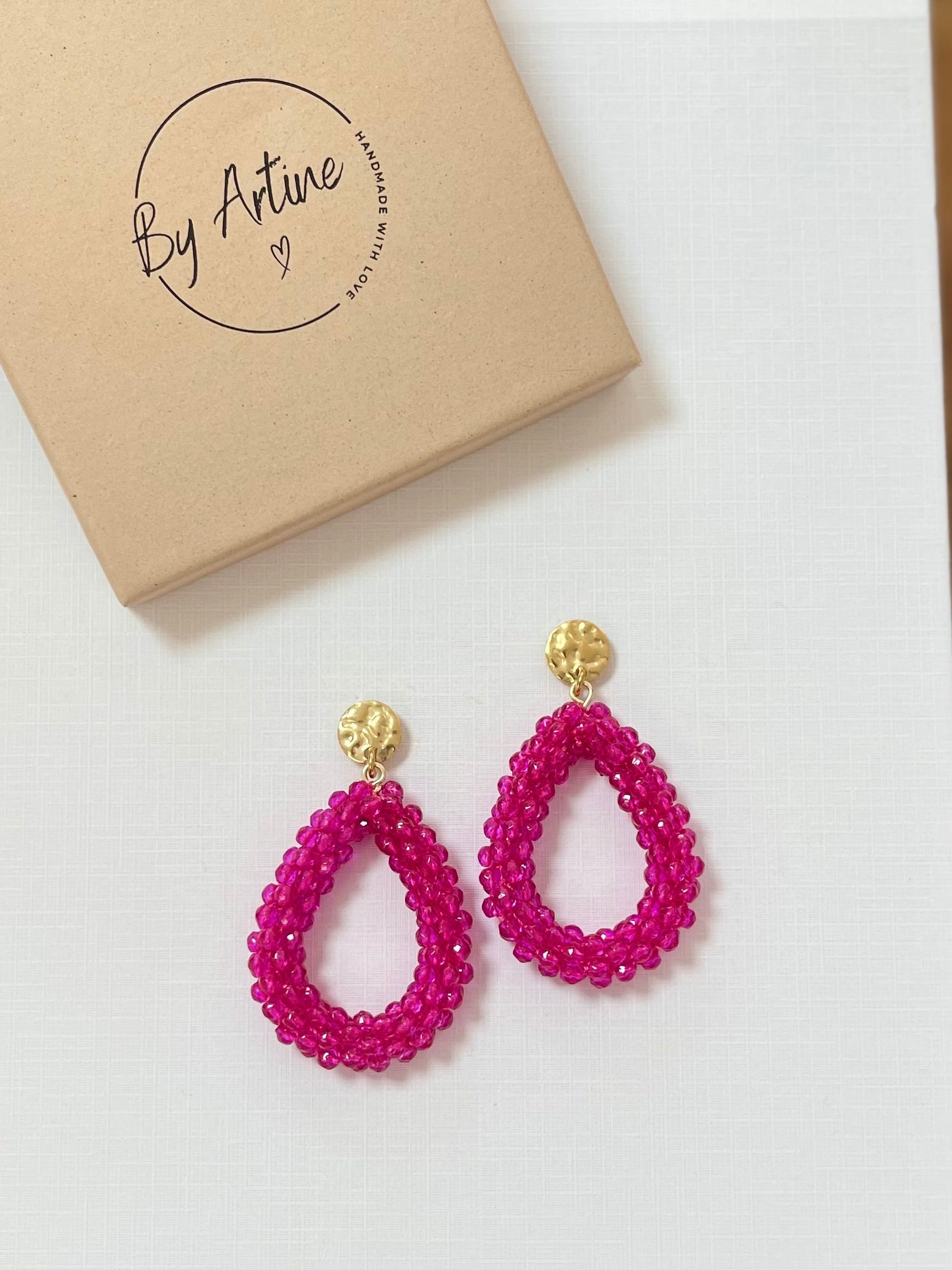 Boucles d'oreilles - Grandes gouttes perlées fuchsia BY ARTINE