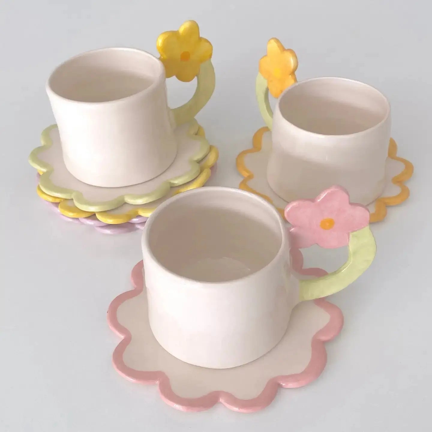 Tasse céramique - anse fleur Pipa and happy